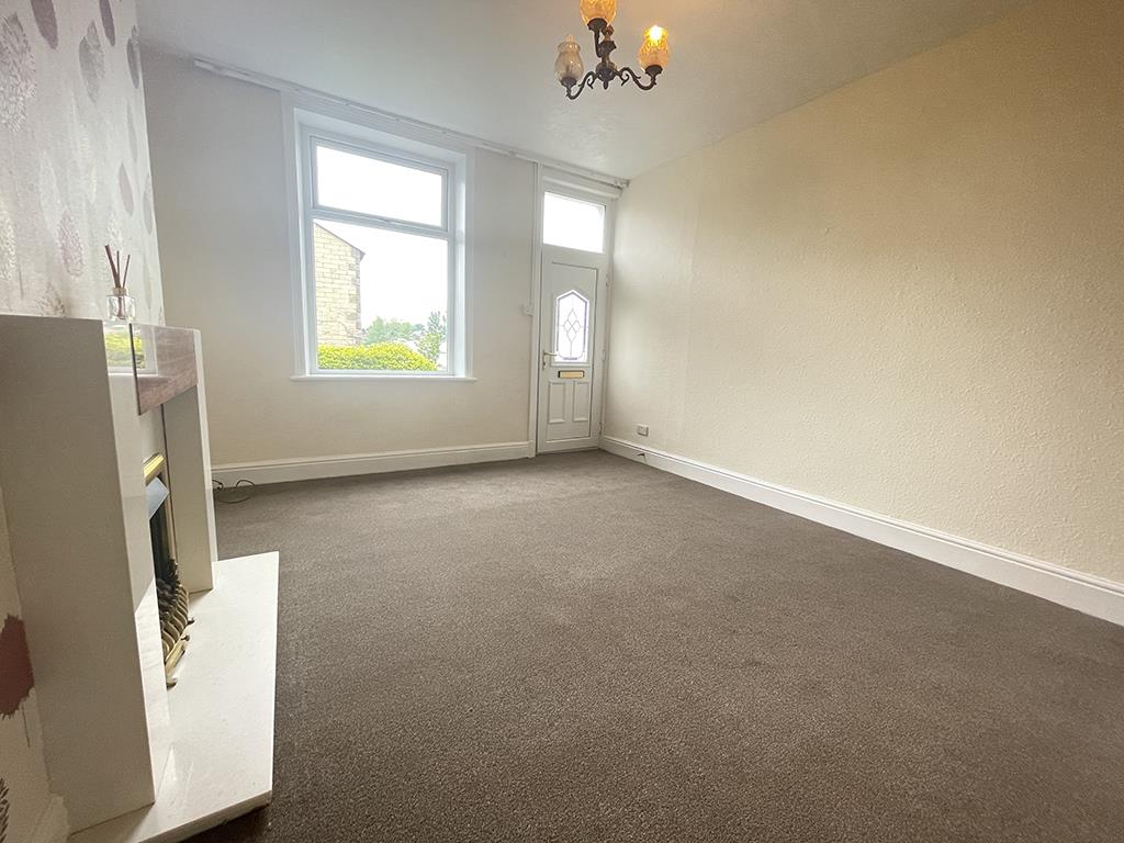 2 bedroom mid terrace house SSTC in Barnoldswick - Lounge